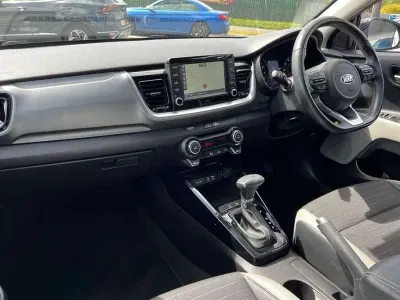 Second-hand Kia Stonic 117 CP (86 kW) 2020 Negru SUV