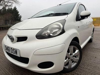 Used Toyota Aygo 67 HP (49 kW) 2012 White Hatchback