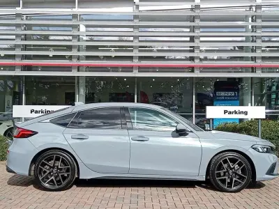 Käytetty Honda Civic Advance 184 HP (135 kW) 2022 Harmaa Viistoperä