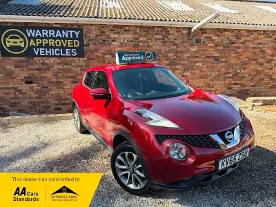Używany Nissan Juke Tekna 117 KM (86 kW) 2015 Czerwony SUV