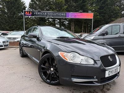 Begagnad Jaguar XF Premium Luxury 2011 Grå Sedan
