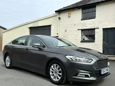 Begagnad Ford Mondeo Zetec 120 HK (88 kW) 2016 Grå Halvkombi