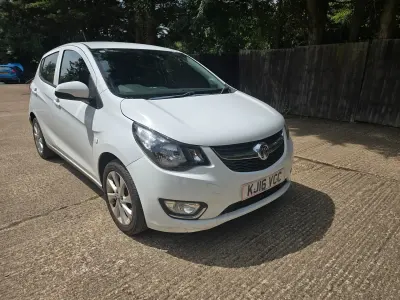 Used Vauxhall Viva 75 HP (55 kW) 2016 White Hatchback