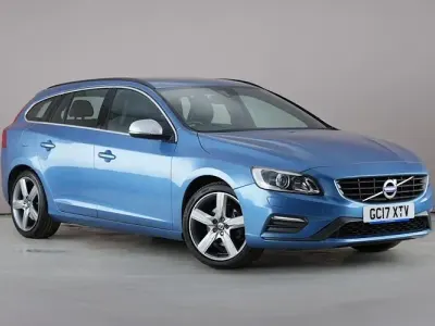 Used Volvo V60 R-Design 120 HP (88 kW) 2017 Blue Estate