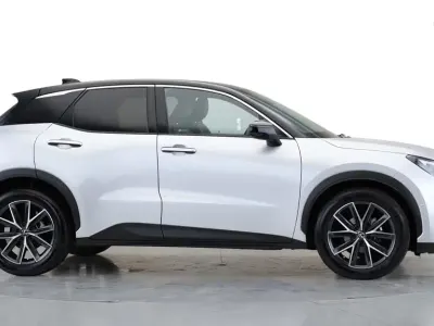 Used Lexus LBX 136 HP (100 kW) 2024 Silver and black SUV