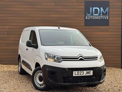 Used Citroën Berlingo 100 HP (73 kW) 2023 White MPV