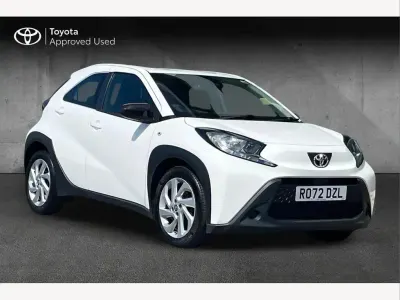Used Toyota Aygo X PURE 71 HP (52 kW) 2022 White SUV