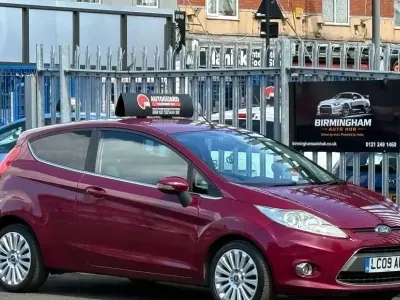Second-hand Ford Fiesta Titanium 2009 Roșu Hatchback