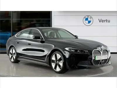 Begagnad BMW i4 Sport Line 250 kW (340 HK) 2023 Svart Sedan