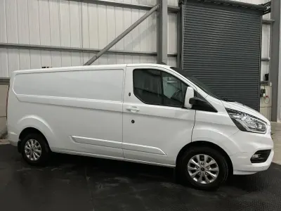 Used Ford Transit Custom Limited 130 HP (95 kW) 2021 White Van