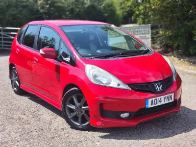 Used Honda Jazz SI 99 HP (72 kW) 2014 Red Hatchback
