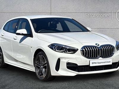 Begagnad BMW 118 M Sport 134 HK (98 kW) 2023 Vit Halvkombi