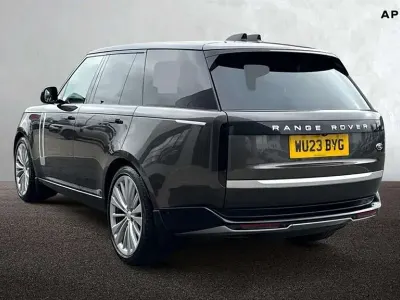 Käytetty Land Rover Range Rover First Edition 345 HP (253 kW) 2023 Harmaa Katumaasturi