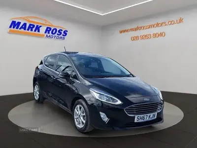 Usado Ford Fiesta Zetec 70 HP (51 kW) 2017 Preto Citadino