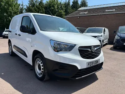 Used Vauxhall Combo Edition 100 HP (73 kW) 2019 White MPV
