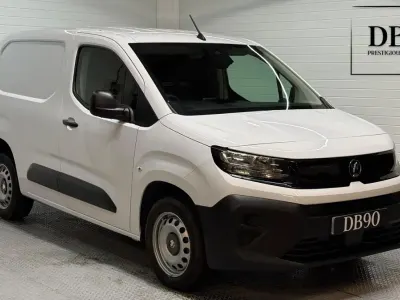 Used Vauxhall Combo S 101 HP (74 kW) 2024 White MPV