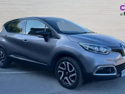Usado Renault Captur Dynamique 110 HP (80 kW) 2017 Cinzento SUV