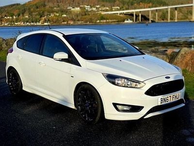 Used Ford Focus ST-Line 120 HP (88 kW) 2017 White Hatchback