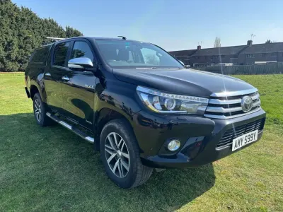 Usado Toyota HiLux 150 HP (110 kW) 2017 Preto Pickup
