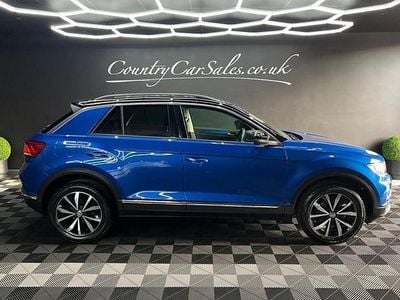 Usado VW T-Roc Design 150 HP (110 kW) 2019 Azul SUV