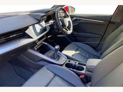 Begagnad Audi A3 Sport 150 HK (110 kW) 2023 Röd Sedan
