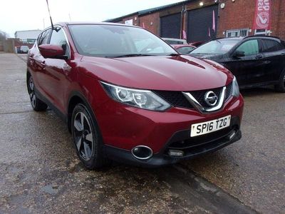 Used Nissan Qashqai N-Connecta 2016 Red SUV