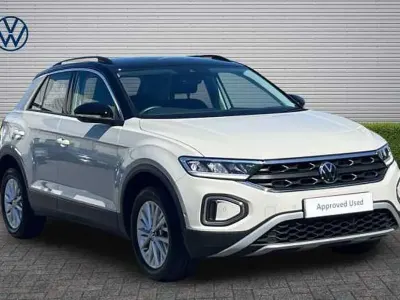 Usado VW T-Roc Life 110 HP (80 kW) 2023 Cinzento SUV