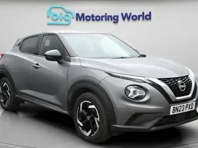 Usado Nissan Juke N-Connecta 114 CV (83 kW) 2023 Gris SUV