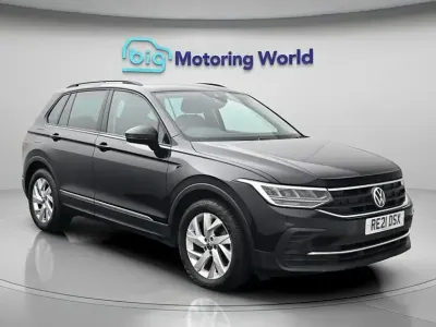 Second-hand VW Tiguan S 130 CP (95 kW) 2021 Negru SUV