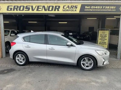 Używany Ford Focus Zetec 120 KM (88 kW) 2019 Srebrny Hatchback