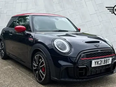 Begagnad Mini John Cooper Works Hatch 228 HK (167 kW) 2021 Svart Halvkombi