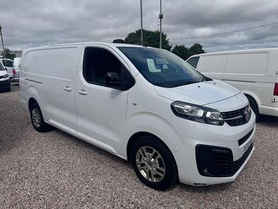 Second-hand Vauxhall Vivaro Sport 2023 Alb Monovolum