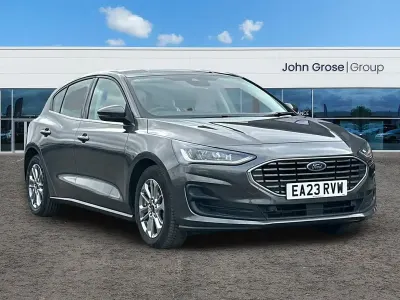 Używany Ford Focus Titanium 2023 Szary Hatchback