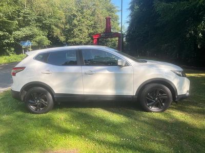 White Used 2014 Nissan Qashqai Acenta SUV | £4,099 (Fair price)