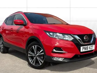 Used Nissan Qashqai N-Connecta 110 HP (80 kW) 2018 Red SUV