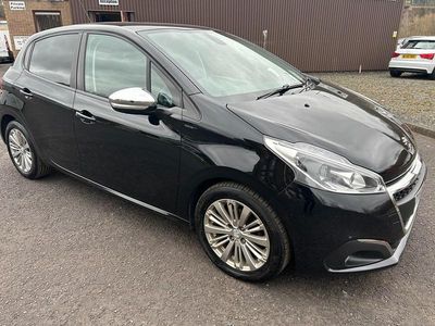 Used Peugeot 208 Signature Sky 82 HP (60 kW) 2019 Black Hatchback