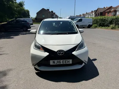 Used Toyota Aygo X-play 69 HP (50 kW) 2016 White Hatchback
