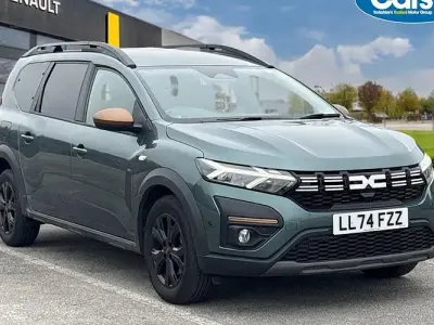 Used Dacia Jogger Extreme 110 HP (80 kW) 2024 Green MPV