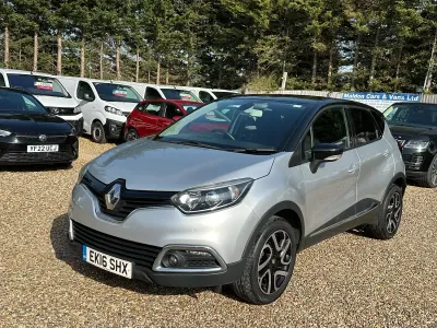 Used Renault Captur Dynamique 90 HP (66 kW) 2016 Silver SUV