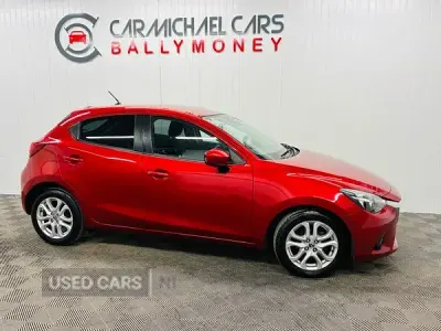 Używany Mazda 2 Inclusive 2016 Czerwony Hatchback