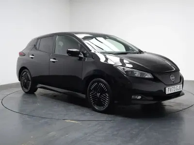 Gebraucht Nissan Leaf N-Connecta 110 kW (150 PS) 2023 Schwarz Kleinwagen