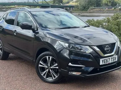 Used Nissan Qashqai N-Connecta 115 HP (84 kW) 2017 Black SUV