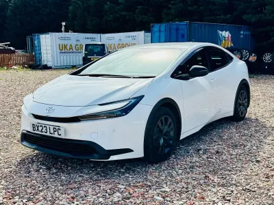 Used Toyota Prius 140 HP (102 kW) 2023 White Hatchback