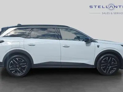 Używany Peugeot 5008 GT 134 KM (98 kW) 2025 Biały SUV
