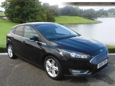 Usado Ford Focus Titanium 125 CV (91 kW) 2018 Negro Utilitario