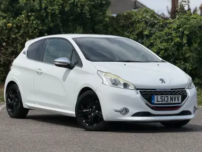 Used Peugeot 208 GTi 200 HP (147 kW) 2013 White Hatchback