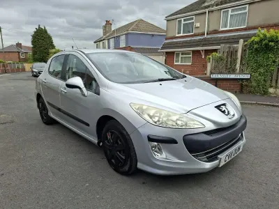 Gebraucht Peugeot 308 S 92 PS (67 kW) 2011 Silber Kleinwagen