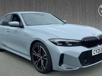 Usado BMW 320 M Sport 181 HP (133 kW) 2025 Cinzento Sedan