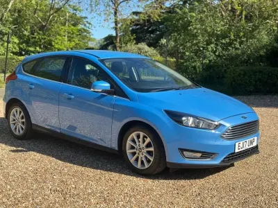 Używany Ford Focus Titanium 125 KM (91 kW) 2017 Niebieski Hatchback