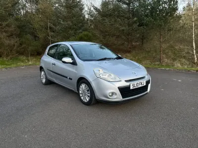 Usado Renault Clio II 2010 Prateado Citadino